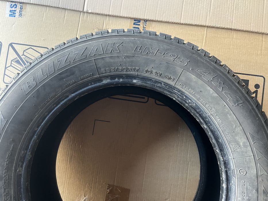 Шини зимові БВ Bridgestone  235/60/17