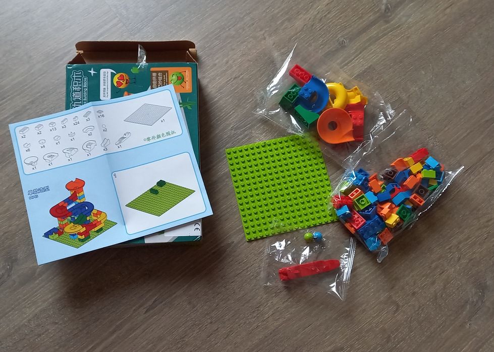 Brinquedo didáctico criança