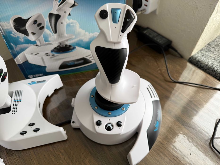 Джойстик Thrustmaster Hotas One