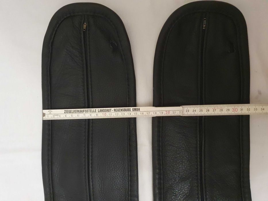 Чехол из натуральной кожи размером 75х15 см.