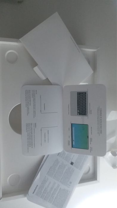 Vendo Macbook Air  / M2 / 2024