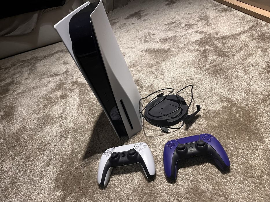 Konsola playstation 5 z napędem +2pady