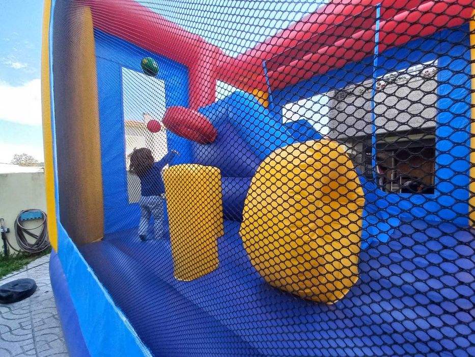 Aluguer de Insufláveis e Trampolins, para festas infantis, aniversários, eventos.