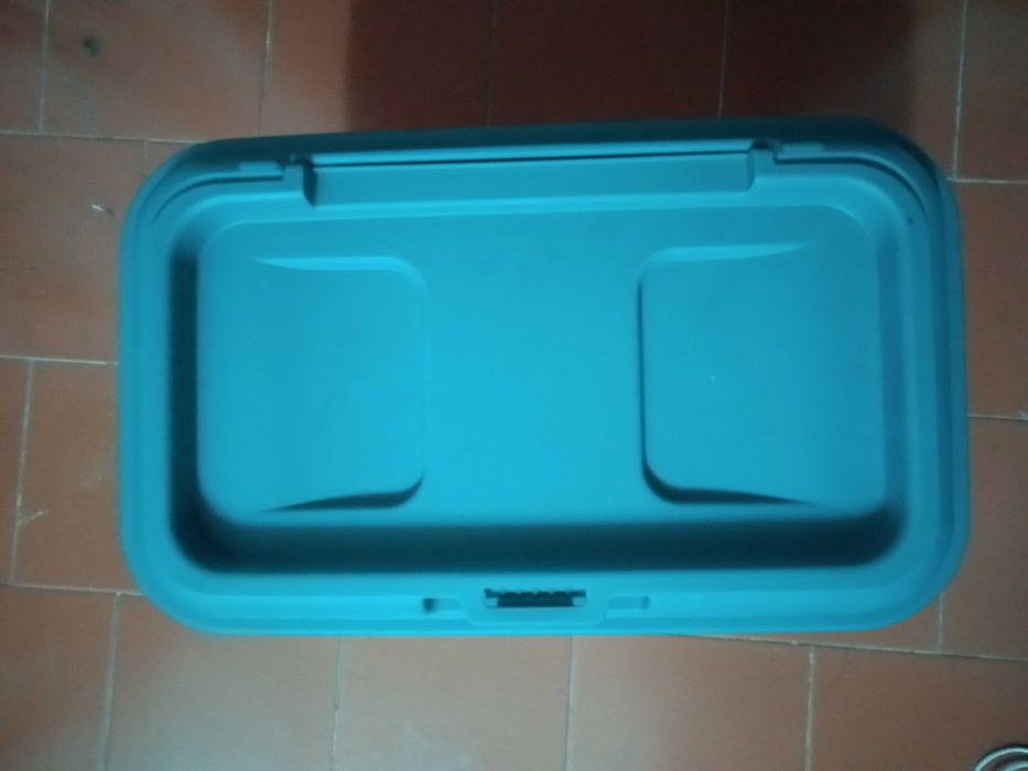 Caixa para ração para cães e gatos