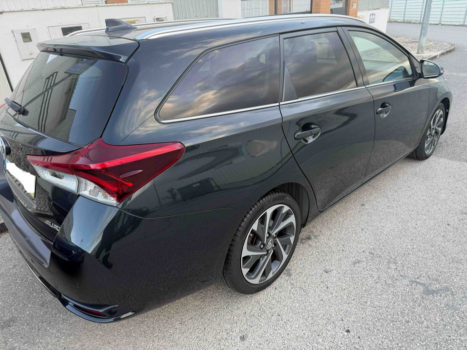 Toyota Auris 1.4 D4D Comfort+Pack Sport — photo 2
