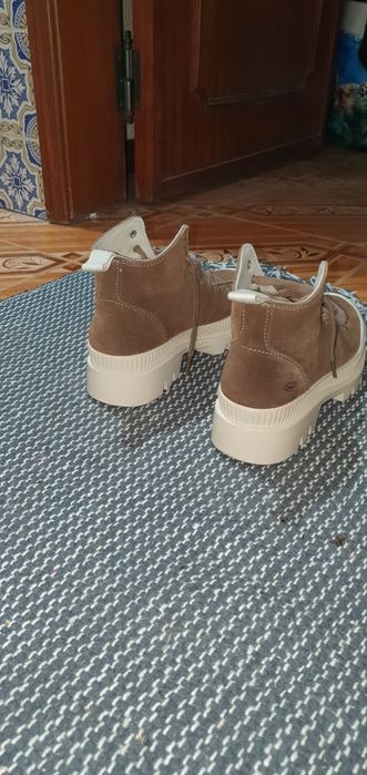 Botas de pele da Atrai