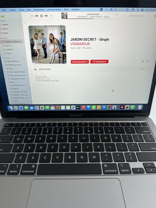 Продам Apple Macbook Air13 m1