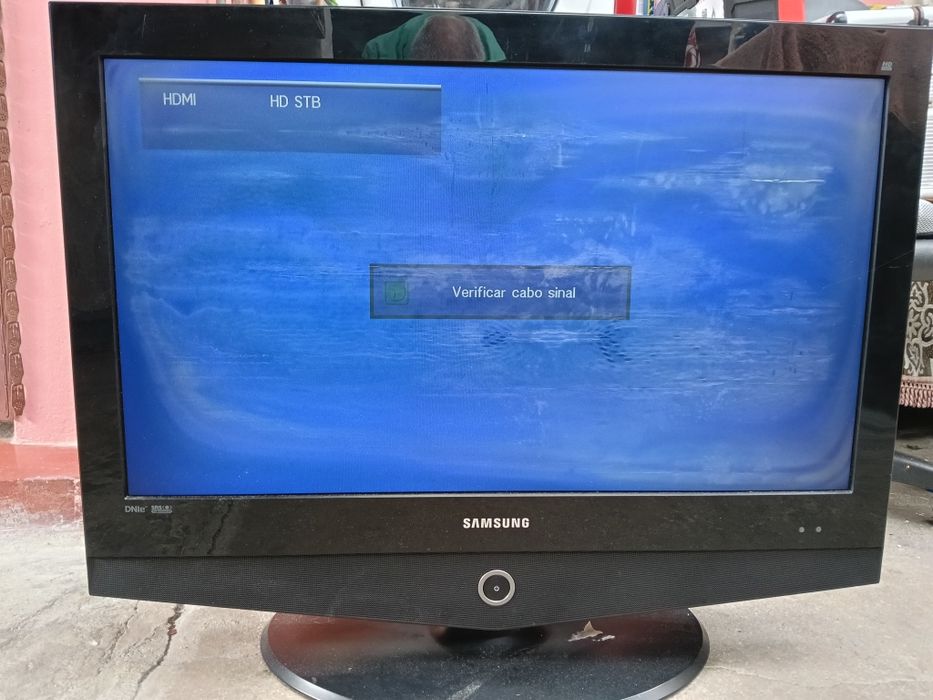 TV Samsung usada a funcionar
