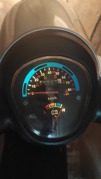 Електроскутер в гарному стані