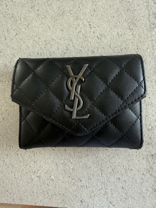 Pikowany portfel ysl