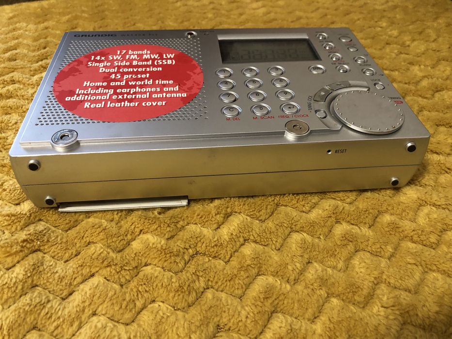 радиоприемник GRUNDIG