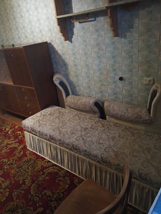 Оренда двокімнатної квартири київська 63 на любий термін.