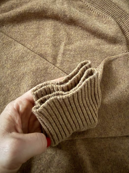 Вовняний светр next