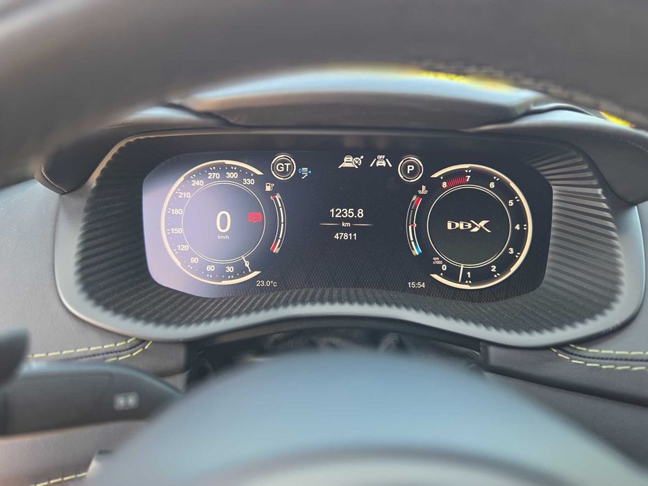 Aston Martin DBX 707