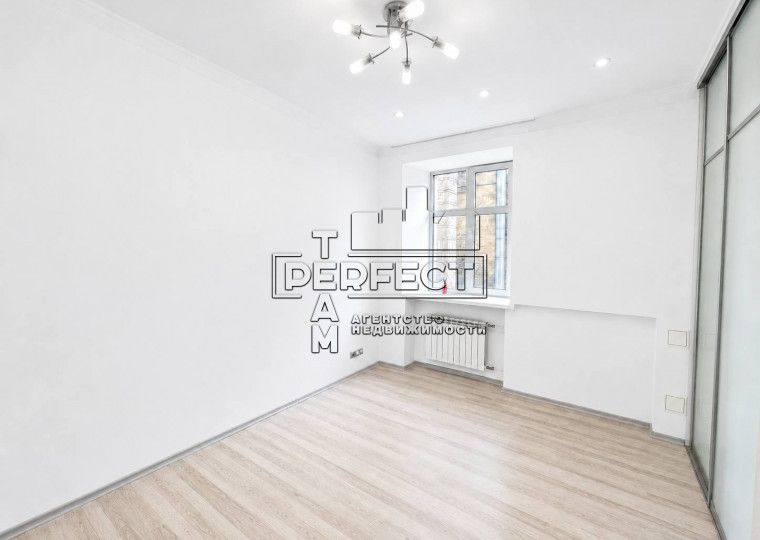 Продаж 1к квартири Крещатик 13 / Хрещатик 13 Центр