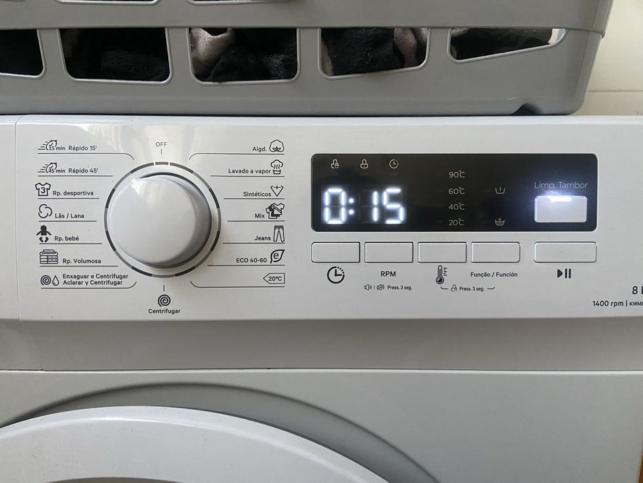 Máquina de lavar roupa 8 kg