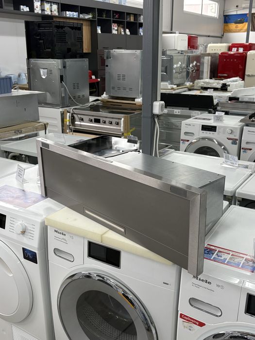 Сучасна виїзна витяжка Miele DAS 2920