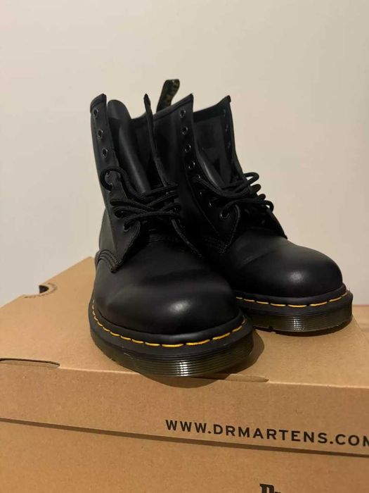 Продам черевики Dr Martens чорні зимові