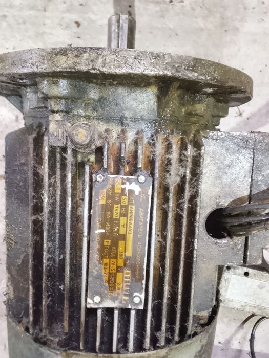 Продам электродвигатель 2.8 кВт