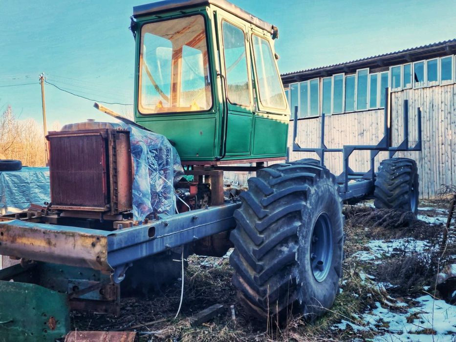 Трактор форвадер підборщик к700
