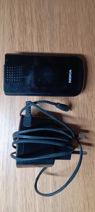 Nokia 2720 a2 flip