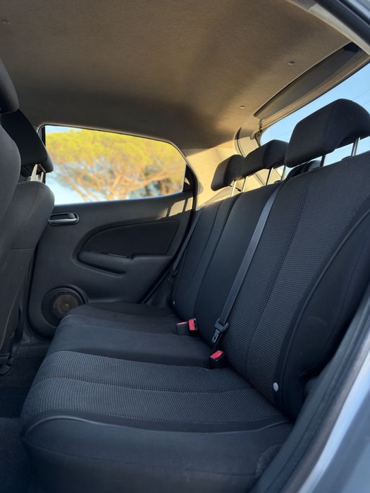 Mazda 2 1.3 - 2009 - Garantia 18 meses