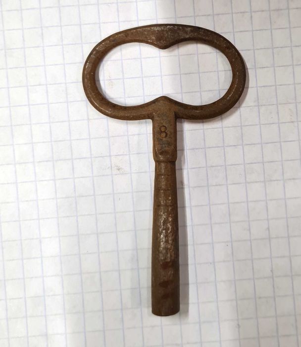 Stary kluczyk do zegara mechanicznego – 4 mm [135]