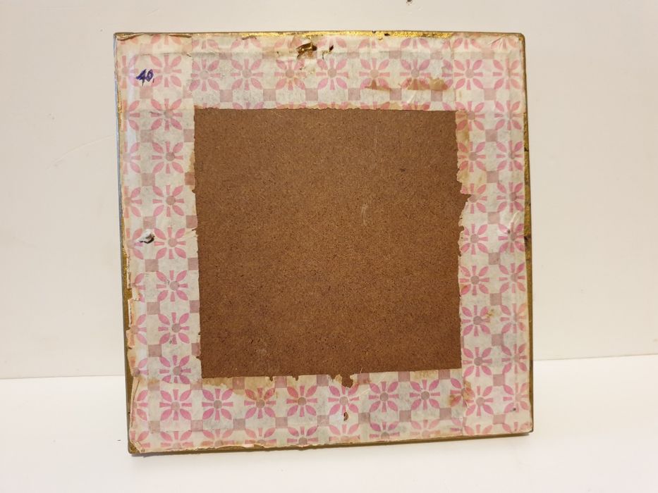 Lindo pequeno antigo quadro bordado de micro missangas - rosas
