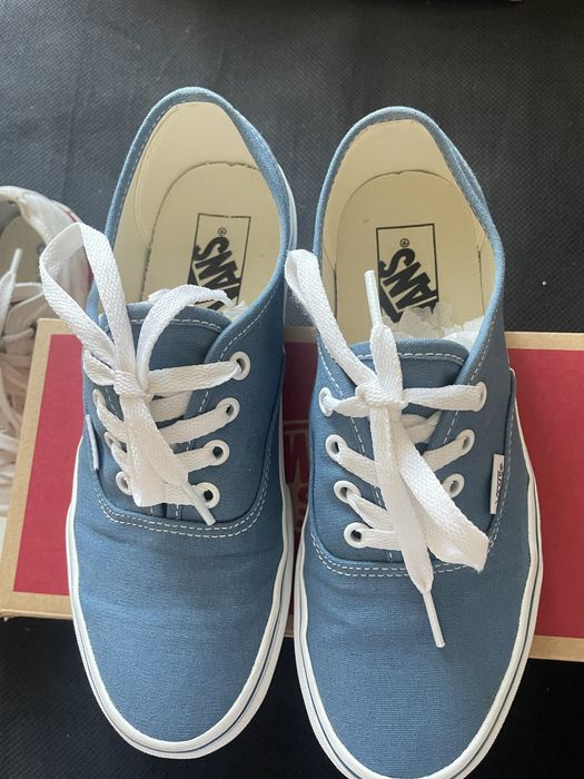 Tenisówki Vans roz 38 plus Conversy gratis