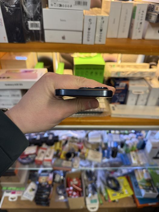 Продам Iphone 15 Pro 128 GB Black Titanium 87% АКБ