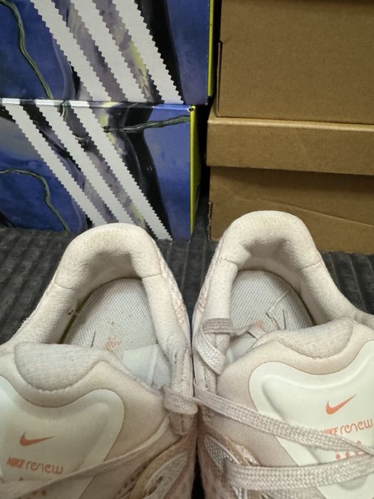 Жіночі кросівки Nike Renew Run 2 40(25,5см) оригінал