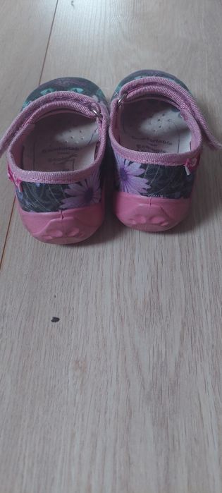 Kapcie RenBut, rozmiar 23