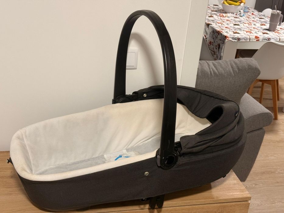 Alcofa/ ovo para bebé