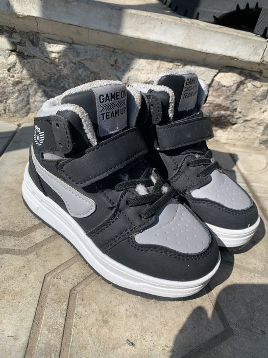 Продам зимние хайтопы кроссовки