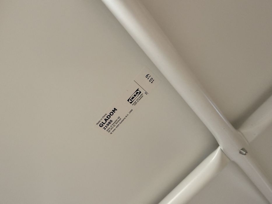 Mesa-tabuleiro IKEA GLADOM