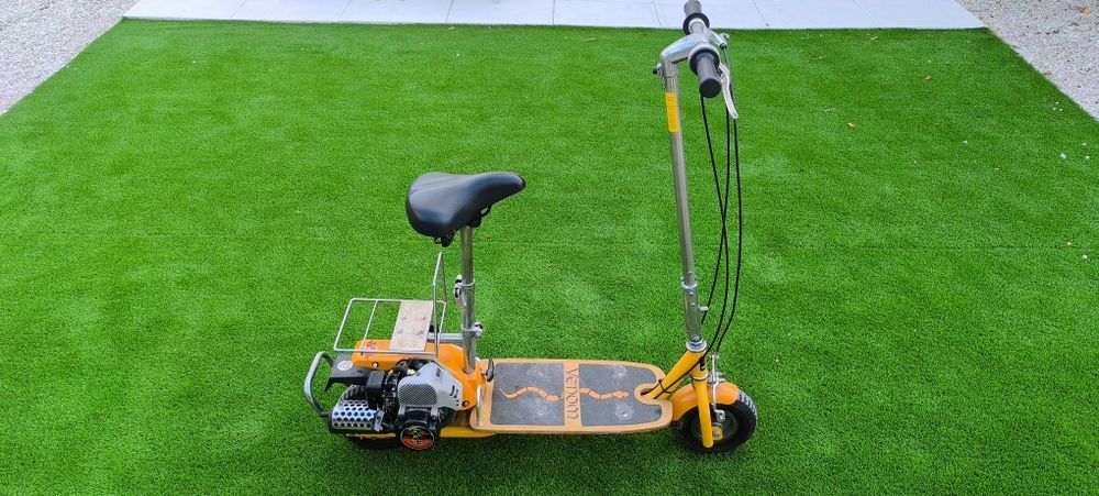Trotinete a Gasolina Viza Venom c/ Assento (Excelente Estado / Lazer)