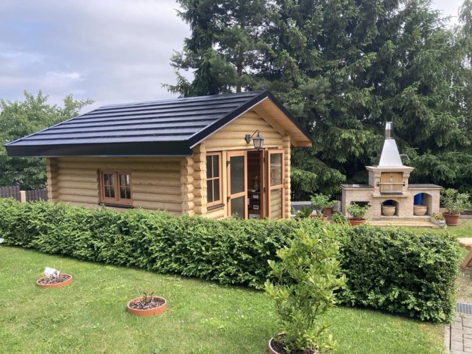 Дерев'яний будинок, зруб (сруб) з округлої колоди порода ялина