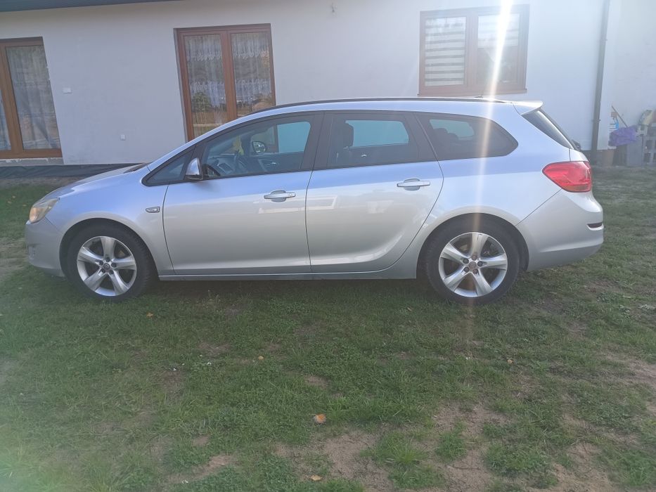 Opel Astra IV 1.3 CDTI diesel 100km 2011r