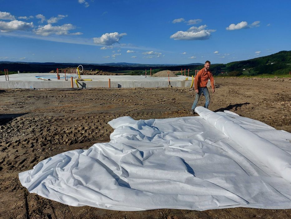 Geowłóknina drogowa od 1m do 6m 200g 400 600g