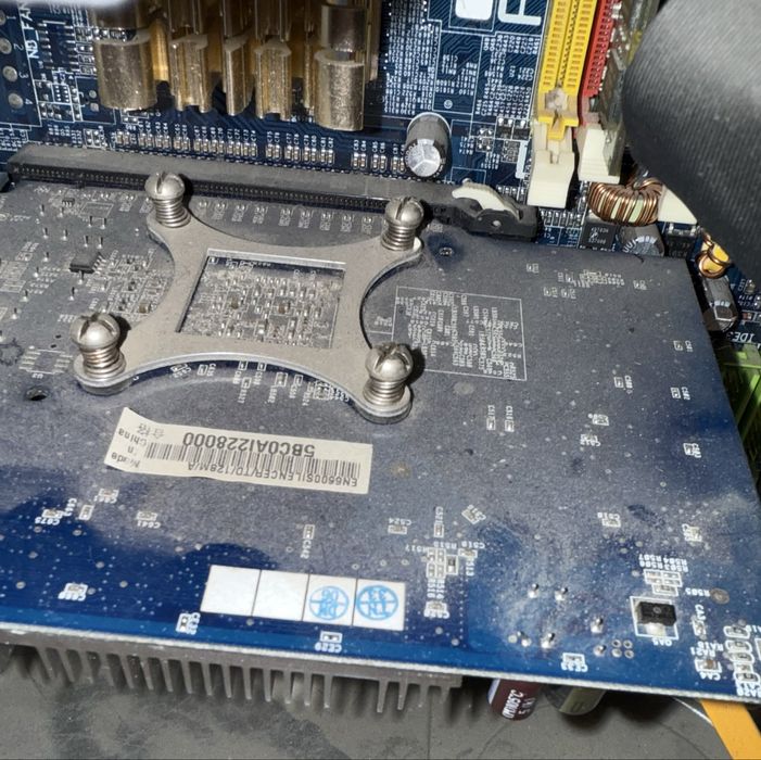 Ретро пк або компʼютер динозавр