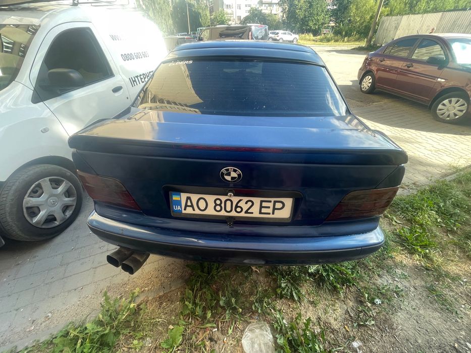 Автомобілі продаж 2300