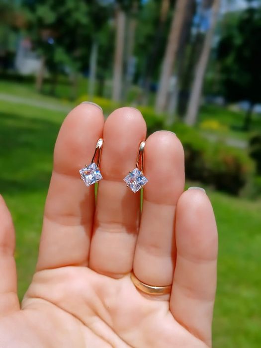 Сережки з цирконом
