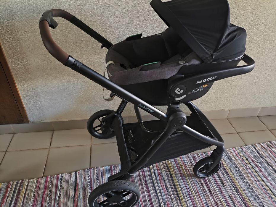 Conjunto Maxi Coxi Bebé (Carrinho + Babycoque + Isofix + Cadeira Auto)