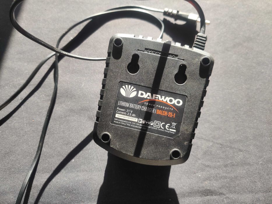 Bateria 18v 2.0Ah + Carregador Daewoo