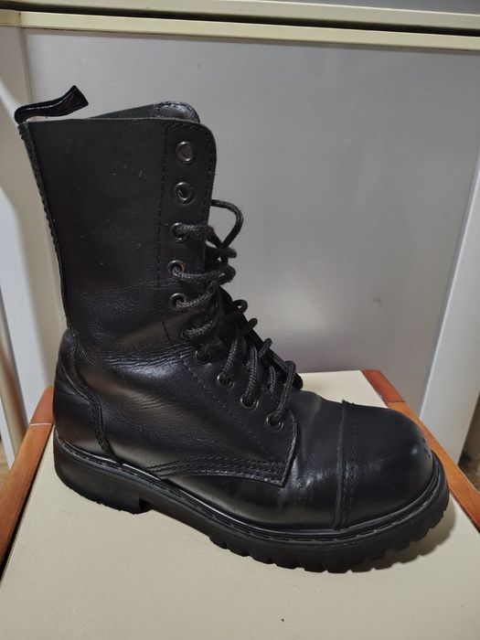 Шкіряні високі черевики