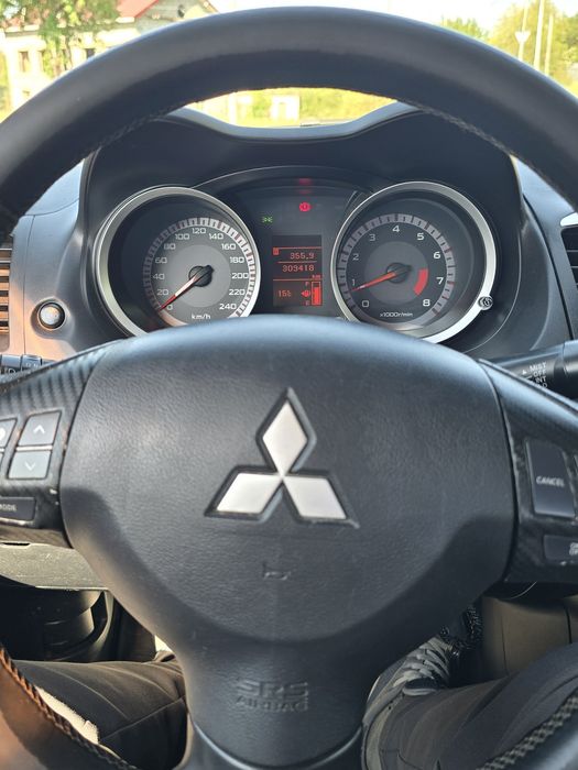 Mitsubishi Lancer X (10)