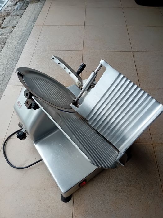 Máquina cortar charcutería