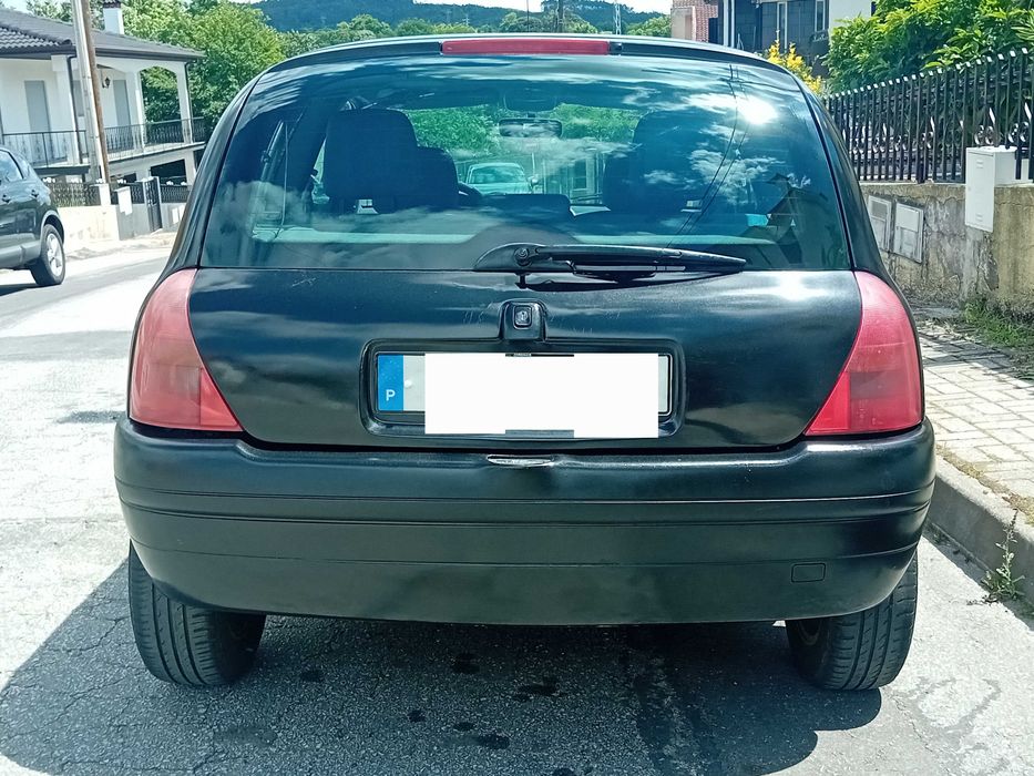 Renault Clio 1.2 Gasolina • 170 mil km • Bom Estado