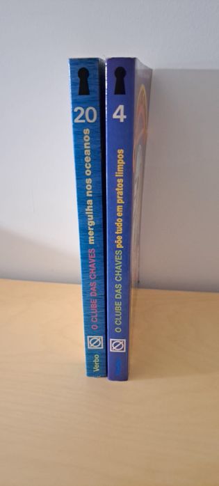 Vários livros de diferentes coleções