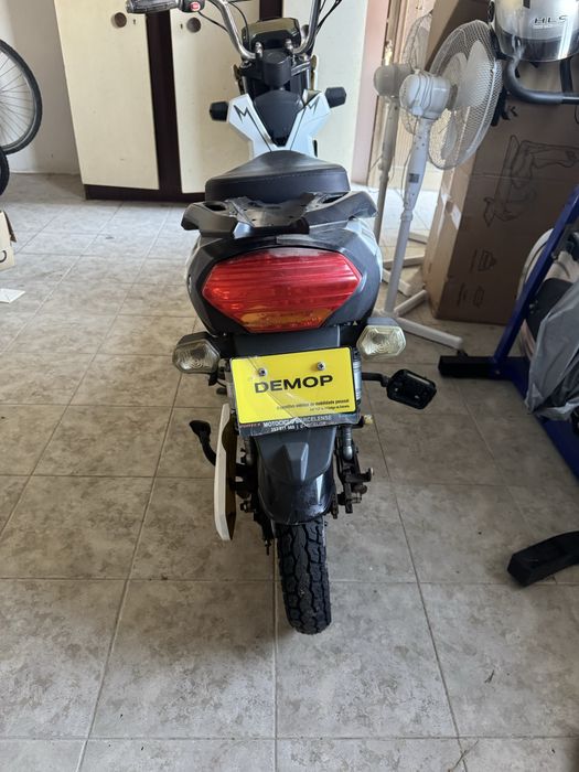 Mota eletrica sem bateria